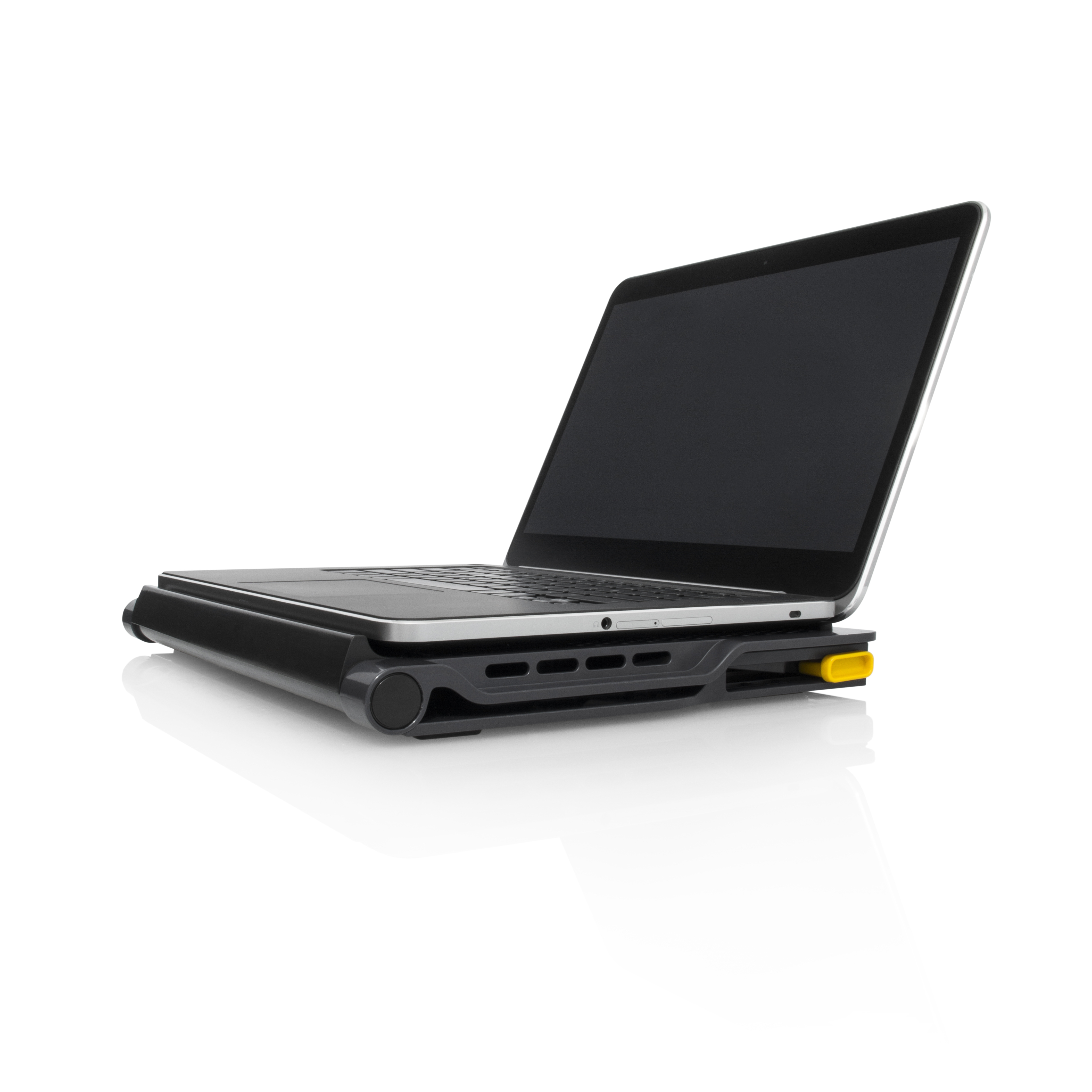 Enfriador Para Laptop Space Saving Chill Mat Targus 4 Puertos Hub 17''