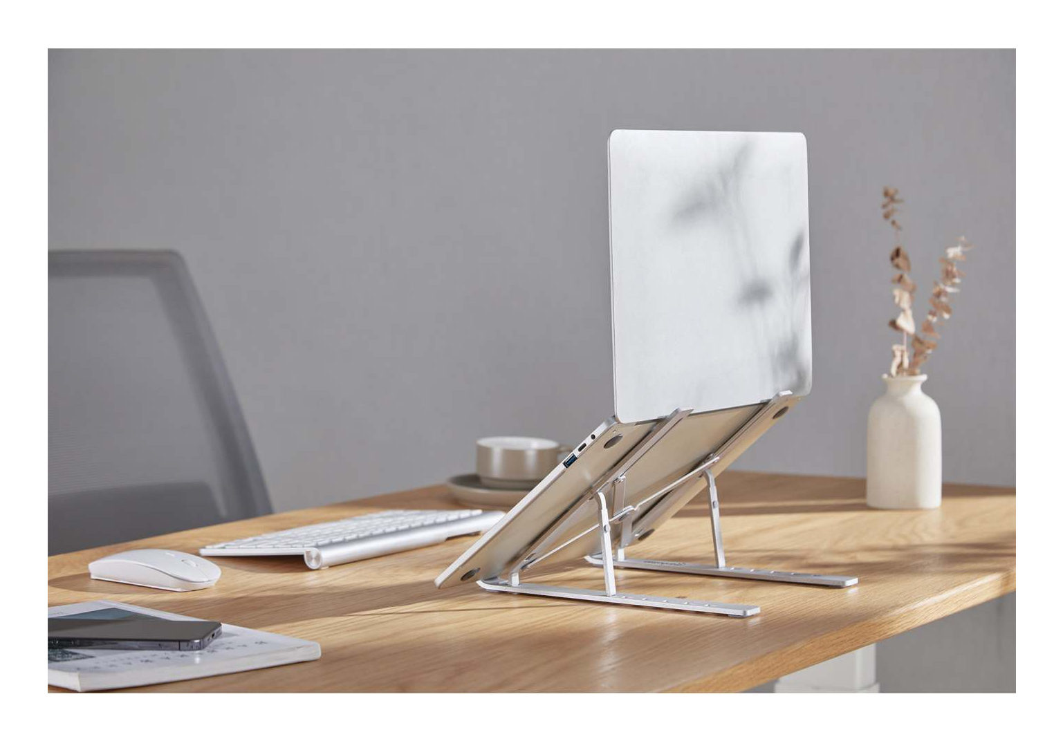 Soporte Para Laptop Manhattan 462600 Aluminio Ajustable Plegable 15.6 " 462600